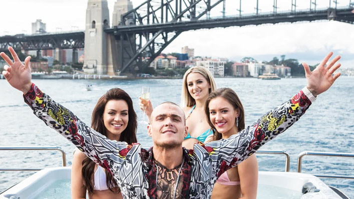 Australian Gangster is a frantically entertaining if trashy Aussie crime series
