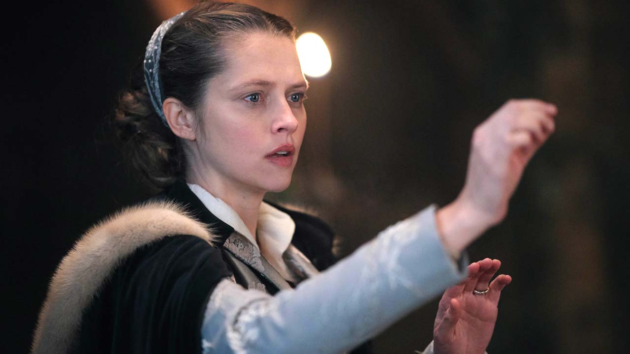 Fall under the spell of fast-paced romantic fantasy A Discovery of Witches