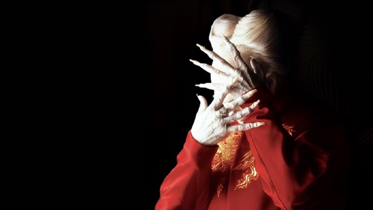 Retrospective: Bram Stoker’s Dracula pierces the heart, gothic in every sense