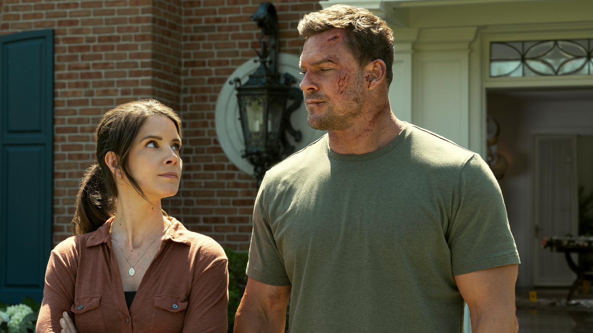 Reacher returns, two-fisted action that’s bigger and better than ever before