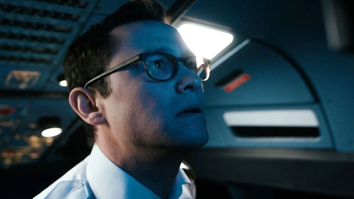 Review: Hijack pic 7500 is a career high for Joseph Gordon-Levitt